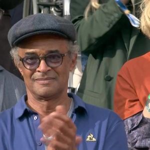Yannick Noah et sa compagne Malika dans les tribunes de Roland Garros. Capture France 2