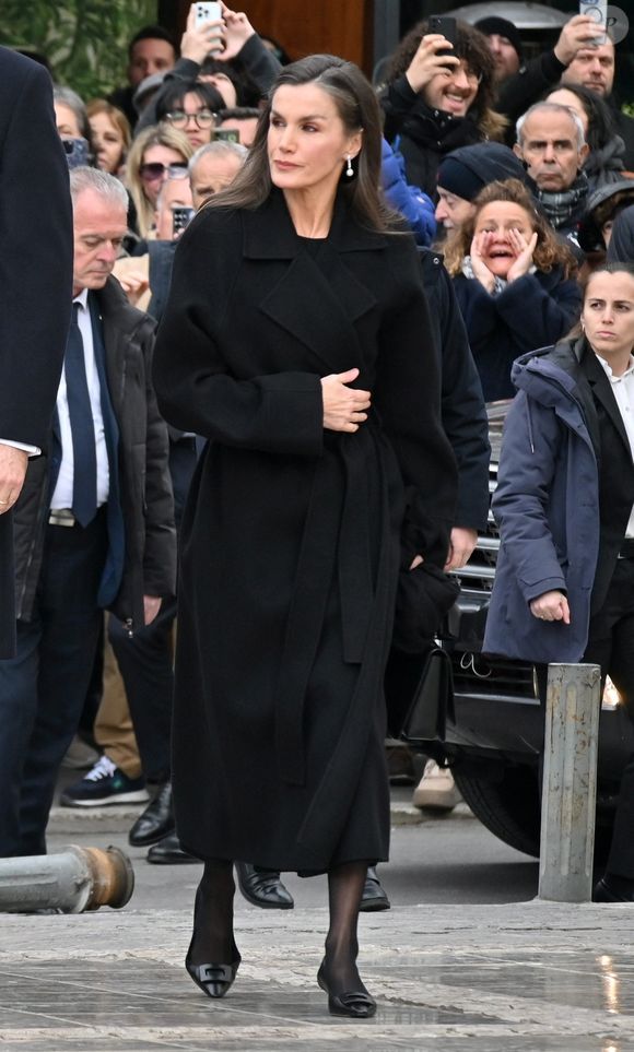 Athènes, GRÈCE La famille royale espagnole arrive à l'église métropolitaine d'Athènes pour les funérailles des Princes Irène de Grèce et du Danemark.



Sur la photo : La famille royale espagnole arrive à l'église métropolitaine d'Athènes pour les funérailles de la princesse Irène de Grèce.