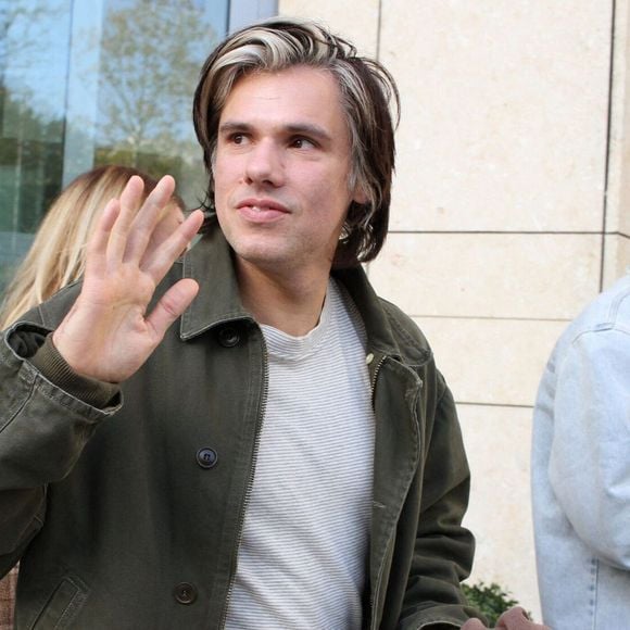 il s'est confié dans les colonnes du Figaro ce mardi 28 octobre sur une requête bien précise faite à son producteur. 

Orelsan et Skread quittent les studios de RTL à Paris le 17 octobre 2025.
© Jonathan Rebboah / Psnewz / Bestimage