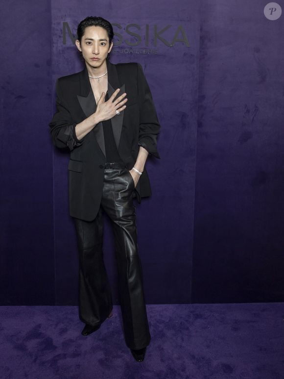Lee Soo-Hyuk au photocall du défilé Messika Collection Femme Prêt-à-Porter Printemps/Eté 2026 lors de la Fashion Week de Paris (PFW), au Musée des Arts décoratifs, à Paris, France, le 13 octobre 2025. © Olivier Borde/Bestimage