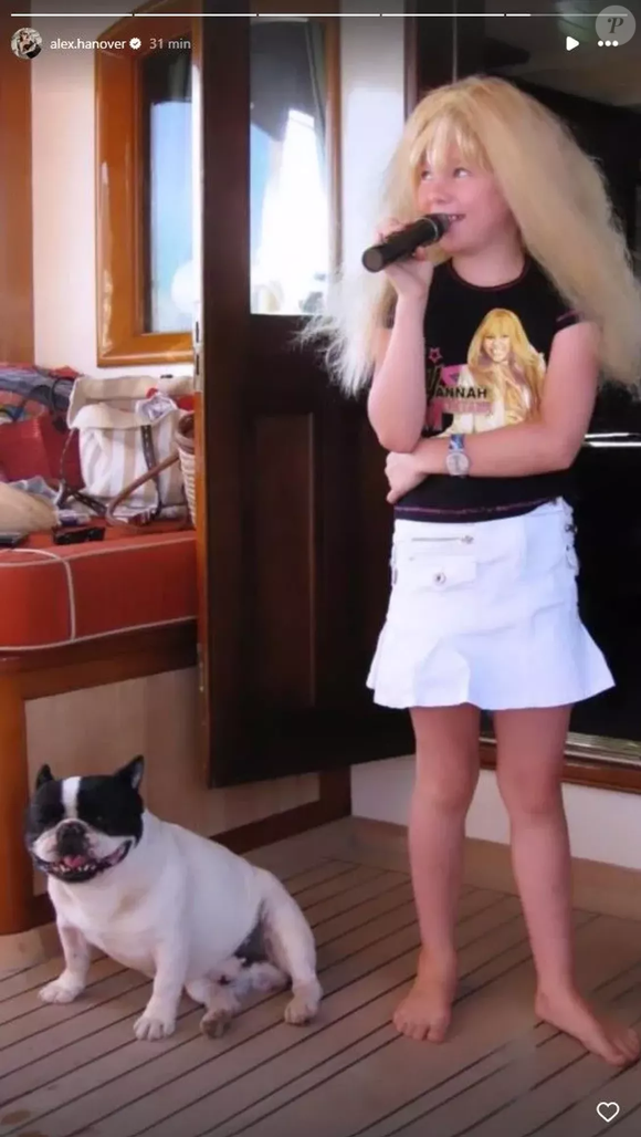 Elle a partagé des photos de son enfance pour célébrer les 20 ans de la série.

Alexandra de Hanovre a dévoilé des images de son enfance, révélant être fan de "Hannah Montana". Capture d'écran Instagram