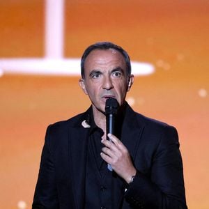 Nikos Aliagas lors de l'enregistrement de l'émission "La chanson secrète N°14", présentée par Nikos Aliagas et diffusée le 26 décembre sur TF1, à Paris le 9 décembre 2025. © Jacovides-Moreau/Bestimage