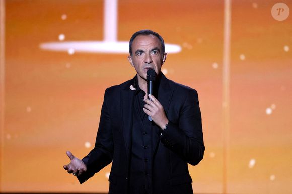 Nikos Aliagas lors de l'enregistrement de l'émission "La chanson secrète N°14", présentée par Nikos Aliagas et diffusée le 26 décembre sur TF1, à Paris le 9 décembre 2025. © Jacovides-Moreau/Bestimage