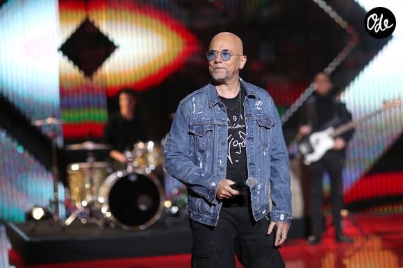 Pascal Obispo confie alors que les effets néfastes des réseaux sociaux le poussent actuellement à envisager un véritable retour aux sources.

Exclusif - Scène - Pascal Obispo - Direct de l'émission "Tous ensemble pour la musique" pour la fête de la musique 2020 à l'AccorHotels Arena à Paris le 19 juin 2020.

© Cyril Moreau / Veeren Ramsamy / Bestimage