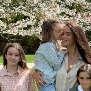 Jade Lagardère et ses 3 enfants Liva, Mila et Nolan