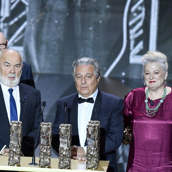 Un César spécial pour la troupe du Splendid, Josiane Balasko, Michel Blanc, Thierry Lhermitte, Marie-Anne Chazel, Gérard Jugnot, Christian Clavier, Bruno Moynot sur scène lors de la 46ème cérémonie des César à l'Olympia à Paris le 12 mars 2021. ©   Pierre Villard/ Pool / Bestimage