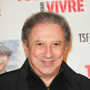 Michel Drucker - Photocall à la première du film "Tourner pour vivre" sur la vie cinématographique du réalisateur C.Lelouch à Paris le 25 avril 2022.

© Coadic Guirec / Bestimage