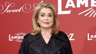 Catherine Deneuve, 82 ans et (presque) pas une ride : "J'ai beaucoup protégé mon visage"