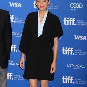 Marion Cotillard (habillée en Dior Haute Couture) - Photocall du film "Blood Ties" au festival du Film de Toronto le 10 septembre 2013. © FAMEFLYNET / BESTIMAGE