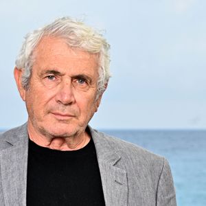 Michel Boujenah sur la Promenade des Anglais à Nice, durant la troisième journée de la 5ème édition du festival Cinéroman pour le film "Le Petit Blond de la Casbah" réalisé par A.Arcady. Le 4 octobre 2023 © Bruno Bebert / Bestimage