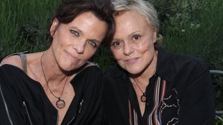 "Cette région coche toutes les cases" : après 18 ans en Corse, Muriel Robin et Anne Le Nen ont posé leurs valises dans une nouvelle maison de l’arrière-pays cannois