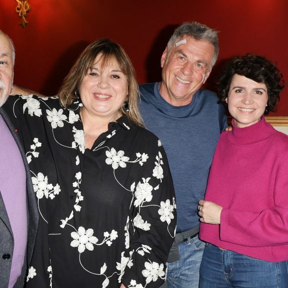 Exclusif -  Francis Perrin, Michèle Bernier, Bruno Gaccio et sa compagne Anne-Laure Gruet et Pascal Légitimus - 50ème de la pièce "Lyly" avec M. Bernier et F. Perrin au théâtre de Paris le 27 mars 2025. © Coadic Guirec/Bestimage