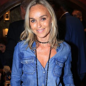 L'animatrice qui officie aujourd'hui à l'antenne de "Sud Radio"...

Exclusivité - Cécile de Menibus Spanghero assiste au lancement du livre de Philippe Spanghero « Au Nom du Clan », organisé par Five Eyes Production au Buddha Bar à Paris, en France, le 11 septembre 2025. Photo de Jérôme Domine/ABACAPRESS.COM