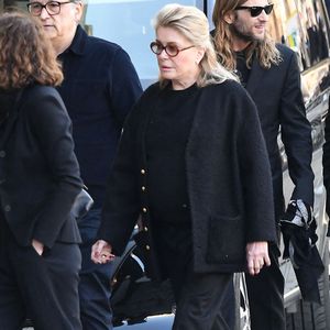 Elle a perdu sa sœur Françoise Dorléac en 1967, morte à 25 ans dans un accident de voiture.

Catherine Deneuve - Obsèques de Nathalie Baye en l'église Saint-Sulpice à Paris le 23 avril 2026. Clement Prioli / Bestimage