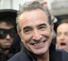 Jean Dujardin est l'un des acteurs les plus célèbres.

Jean Dujardin reçoit la Médaille d'Honneur de la Ville de Bruxelles et visite le Manneken-pis habillé d'un costume de Zorro pour l'occasion à Bruxelles, Belgique. © Didier Lebrun/PhotoNews/Bestimage
