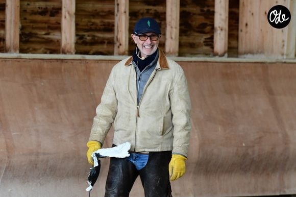 L’acteur de 73 ans pratique l’équitation éthologique depuis plus de trente ans.

Exclusif - Thierry Lhermitte anime un atelier d'équithérapie et d'étologie à la maison Hope à Saint-Cergues en Haute Savoie le samedi 24 janvier 2026. © Romain Doucelin/Bestimage
