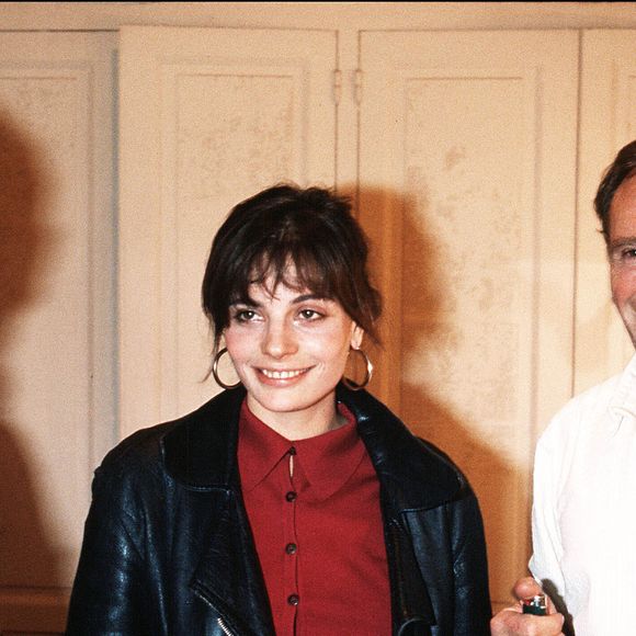 Agnès Tassel, la maquilleuse de longue date et amie de Marie évoque elle un "visage très gonflé, de toutes les couleurs, violet, bleu..." des images qui la hantent encore aujourd'hui.

Jean-Louis Trintignant et Marie Trintignant 
BERTRAND RINDOFF PETROFF / BESTIMAGE