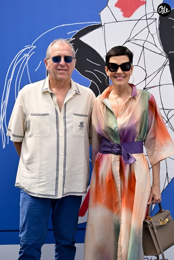 Exclusif - Cristina Cordula et son mari Frédéric Cassin dans la tente VIP lors du Longines Paris Eiffel Jumping au pied de la Tour Eiffel sur le Champ-de-Mars à Paris, France, le 22 juin 2025. © Perusseau-Veeren/Bestimage