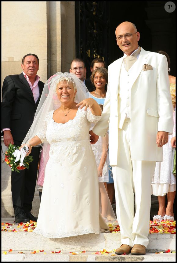Archive - Mariage de Mimie Mathy et Benoist Gérard à la mairie de Neuilly Sur Seine le 27 août 2005. © Guillaume Gaffiot / Bestimage