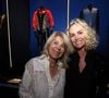 La famille s’est réunie dans un restaurant pour un moment convivial et symbolique.

Laeticia Hallyday et sa mère Françoise Thibaut - Vernissage de l'exposition "Johnny Hallyday, l'exposition" au Palais des Expositions à Paris. Le 21 décembre 2023
© Dominique Jacovides / Bestimage