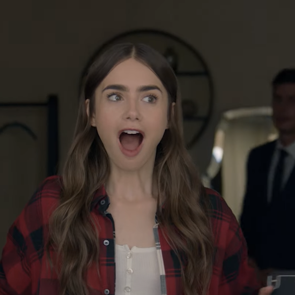 Le casting principal (Mindy, Sylvie, Alfie, Julien, Luc) devrait revenir.

Capture d'écran Youtube de la série "Emily in Paris".