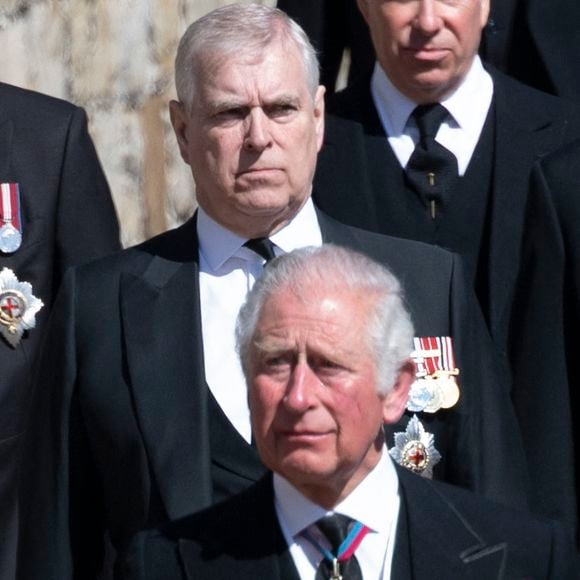 Grande annonce de l'autre côté de la Manche : Le prince Andrew prend une décision radicale, comment a réagi le roi Charles ?