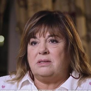 Michèle Bernier évoque la façon dont la notoriété de son père a affecté son enfance dans l'émission Sept à huit sur TF1.