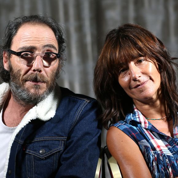 De leur côté, Romane Bohringer et Philippe Rebbot ont inventé le concept du "sépartement" pour ne rien manquer de la vie de leurs enfants.

Philippe Rebbot et Romane Bohringer - Avant-première du film "L'amour flou" à Lille le 18 septembre 2018. Agence / Bestimage