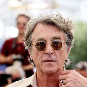 François Cluzet au photocall de "Mascarade" lors du 75ème Festival International du Film de Cannes, le 28 mai 2022. 
© Dominique Jacovides / Bestimage