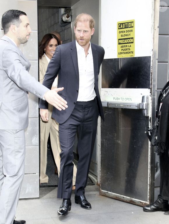 Le prince Harry, le duc de Sussex et Meghan, la duchesse de Sussex quittent le sommet Time100 au Jazz at Lincoln Centre, New York City, Ny, USA le 23 avril 2025. Photo by Roger Wong/INSTARimages/ABACAPRESS.COM