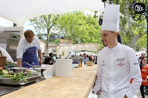Le Chef Danny Khezzar - 4ème édition "Les Chefs à Saint-Tropez fêtent les Producteurs" sur la place des Lices à Saint-Tropez le 5 mai 2024. © Jean-Marc Lhomer/Bestimage