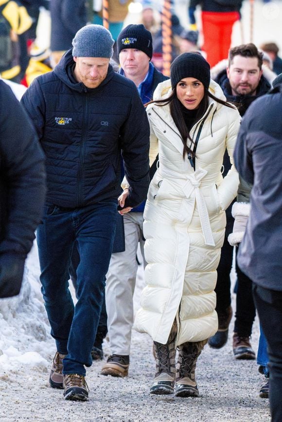 Le prince Harry et Meghan Markle font une apparition à la cérémonie d'accueil de Whistler lors des Jeux Invictus Vancouver Whistler 2025. Le couple a rejoint les athlètes et les supporters à Vancouver, au Canada, le 10 février 2025, pour lancer les prochains jeux ©Backgrid USA / Bestimage