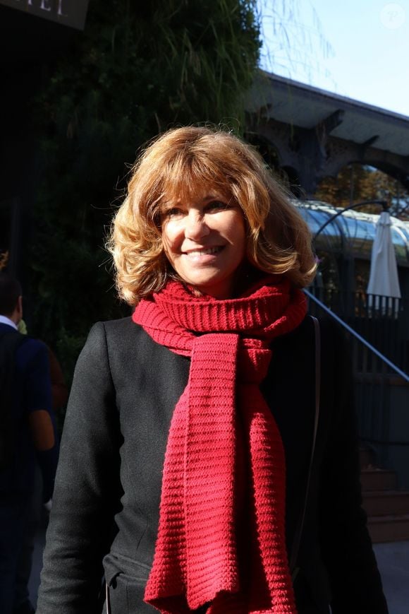 Florence Pernel - Arrivées des people pour l'enregistrement de l'émission "Vivement dimanche" à Paris le 2 octobre 2019.