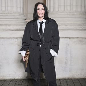 Mon père était dans les commandos marine, raciste à mort. Ça m’a tellement choquée tout ça, je ne supportais pas", a-t-elle déclaré

Beatrice Dalle - Photocall du Défilé de mode Saint Laurent Collection Homme Printemps-Été 2026 dans le cadre de la Fashion Week de Paris, France, le 27 janvier 2026.
© Olivier Borde / Bestimage