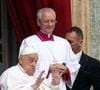 La mort du pape François à 88 ans a tout chamboulé
Le pape François salue les fidèles après la bénédiction Urbi et Orbi qui a suivi la messe de Pâques sur la place Saint-Pierre, au Vatican. Zuma Press / Bestimage