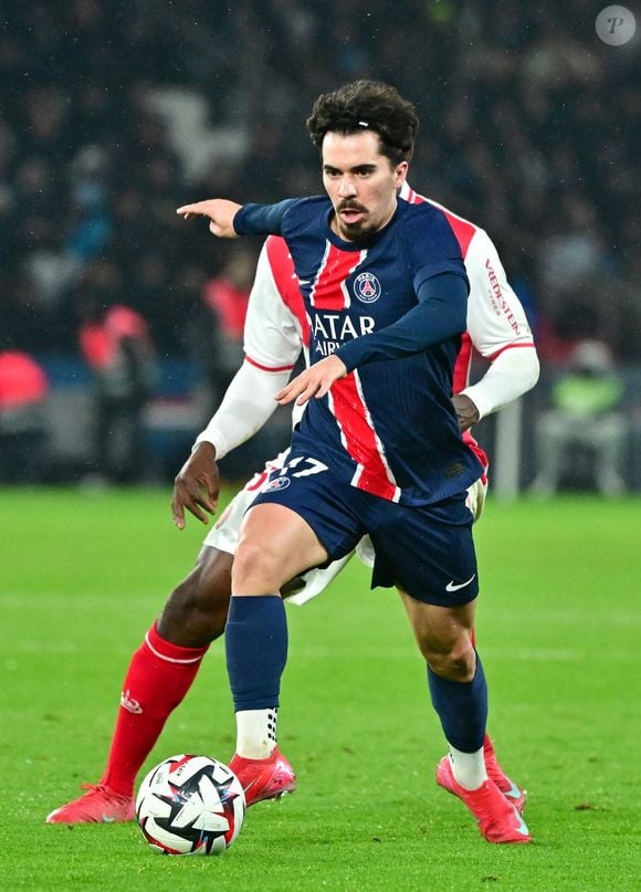 Vithinha PSG  lors du match de Ligue 1 McDonald's opposant le Paris Saint-Germain (PSG) à L’AS Monaco (Score 4/1 au Parc des Princes à Paris, France, le 8 février 2025. © Christian Liewig/Bestimage