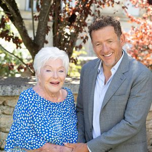 Line Renaud a dû faire ses adieux à de très nombreux camarades au cours des dernières années, mais elle peut cependant toujours compter sur le soutien sans faille de son fidèle ami Dany Boon.

Line Renaud et Dany Boon assistent au Photocall d'Une belle course lors du 15ème Festival du Film Francophone d'Angoulême, le 24 août 2022 à Angoulême, France. Photo by David Niviere/ABACAPRESS.COM