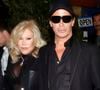 Selon les informations partagées par son compagnon Lloyd Klein, de 27 ans son cadet, elle aurait succombé à une embolie pulmonaire durant sa sieste, avant de se préparer pour la nuit du réveillon.
Lloyd Klein et Jocelyn Wildenstein à Los Angeles, Californie le 24 mai 2023.
Photo Press Service / BESTIMAGE