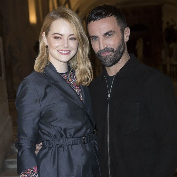 Emma Stone et Le styliste Nicolas Ghesquière - Backstage - défilé de mode PAP Femme automne-hiver 2018/2019 " Louis Vuitton " à Paris le 6 mars 2018
© Olivier Borde / Bestimage