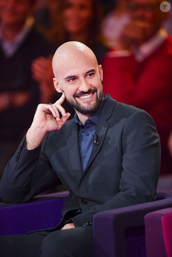Exclusif - lors de l'enregistrement de l'émission "Famille je vous aime" présentée par M.Drucker et qui sera diffusée le 29 décembre sur France 3, au studio Rive gauche, à Paris, France, le 2 décembre 2025. © Gaffiot-Perusseau/Bestimage
