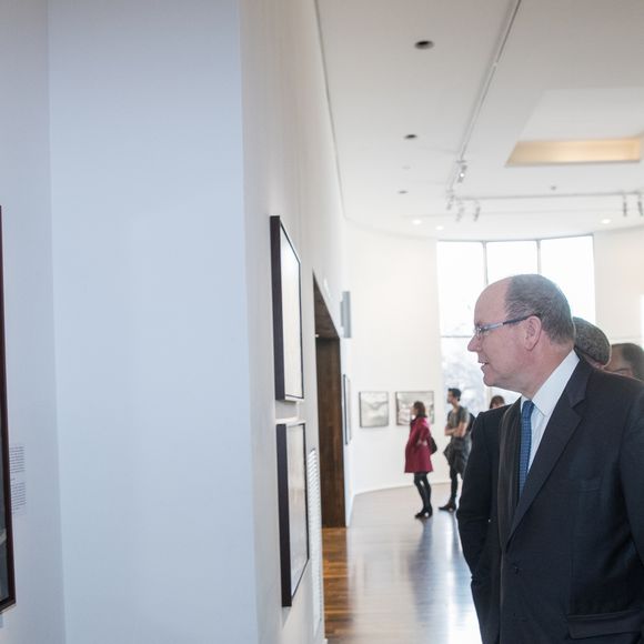 Exclusif - Le prince Albert II de Monaco, Lélia Salgado - Le prince Albert II de Monaco visite l'exposition du photographe Sebastiao Salgado au musée de l'homme à Paris le 21 février 2019. © Cyril Moreau/Bestimage