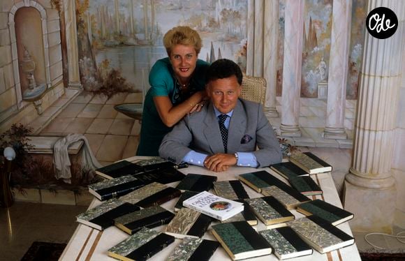 Ils ont eu deux filles, Dominique et Nathalie.

Philippe Bouvard chez lui à Paris avec sa femme Monique le 13 juin 1986.

Alain Canu via Bestimage