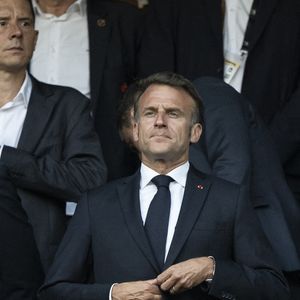 Florian Grill avec le président français Emmanuel Macron avant la finale du Top 14 de rugby entre le Stade Toulousain (Toulouse) et l'Union Bordeaux-Begles (UBB) au Stade de France à Saint-Denis, au nord de Paris, le 28 juin 2025.Photo par Eliot Blondet/ABACAPRESS.COM