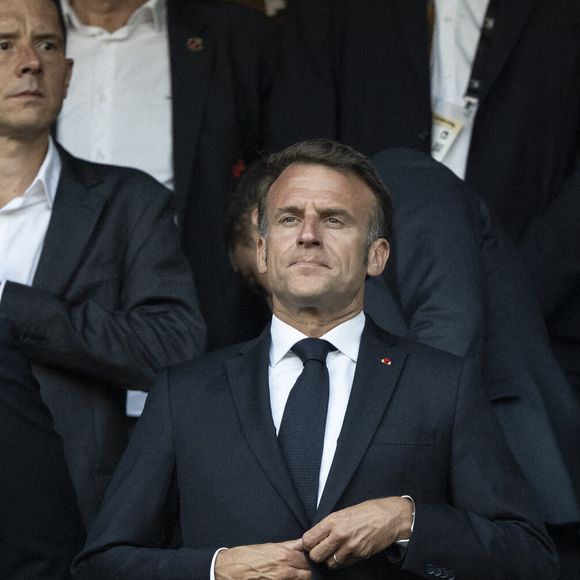 Florian Grill avec le président français Emmanuel Macron avant la finale du Top 14 de rugby entre le Stade Toulousain (Toulouse) et l'Union Bordeaux-Begles (UBB) au Stade de France à Saint-Denis, au nord de Paris, le 28 juin 2025.Photo par Eliot Blondet/ABACAPRESS.COM