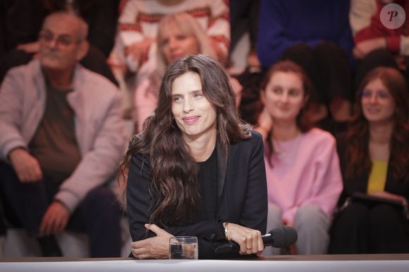 Exclusif - Maïwenn Le Besco - Premier plateau de l'émission "C à vous" lors du 76ème Festival International du Film de Cannes le 17 mai 2023. © Jack Tribeca / Bestimage