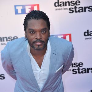Il assure ne pas avoir eu recours aux injections minceur.

Anthony Kavanagh - Photocall de présentation de la nouvelle saison de "Danse avec les Stars 5" au pied de la tour TF1 à Paris, le 10 septembre 2014. 
Giancarlo Gorassini/Bestimage