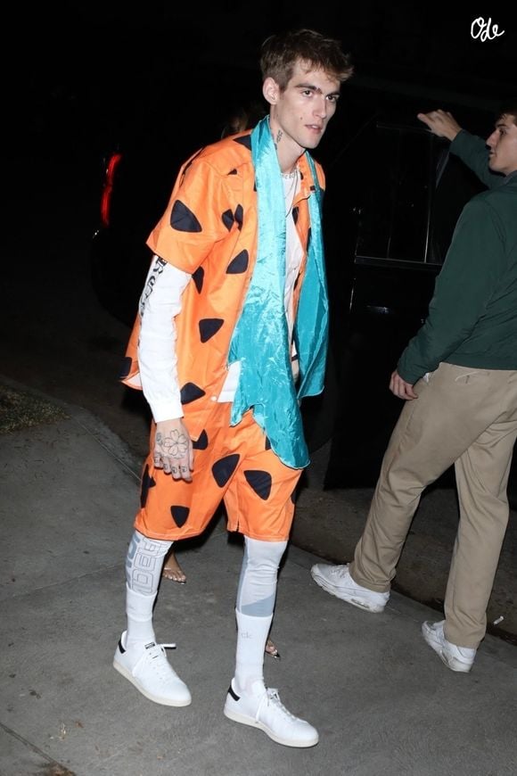 Presley Gerber et sa petite amie arrivent à la Fête d'Halloween Casamigos à Beverly Hills, États Unis le 28 Octobre 2022.