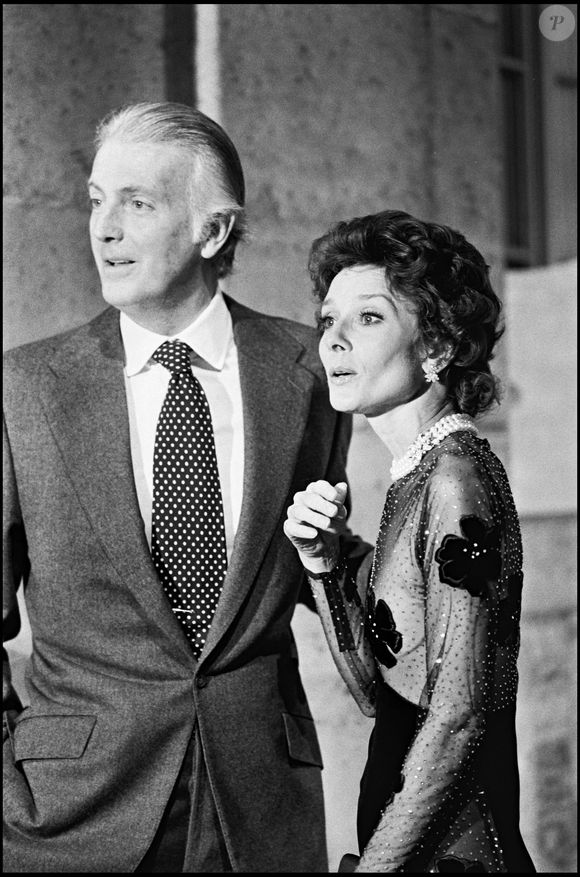 Archives - Le couturier Hubert de Givenchy et Audrey Hepburn à Paris.