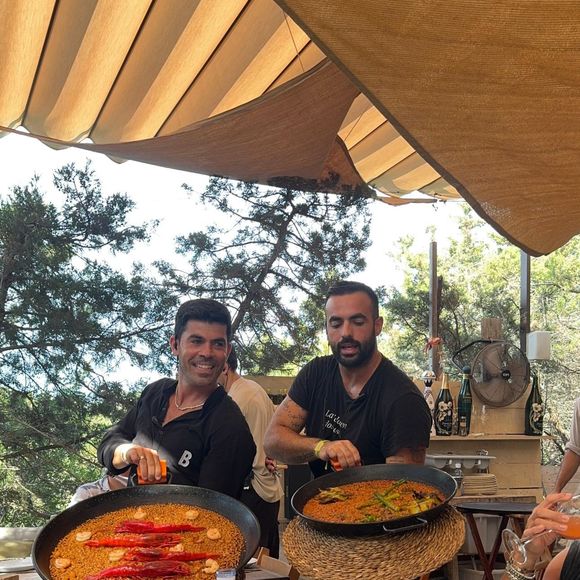 Cameron Hallyday a partagé plusieurs photos de ses vacances dans une story Instagram le 10 août 2025.