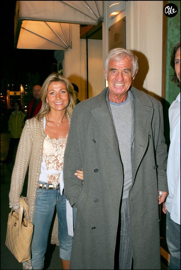 En plusieurs années d'amour, Natty Tardivel et Jean-Paul Belmondo ont partagé tant d'instants inoubliables.

Jean-Paul Belmondo et Natty Tardivel en 2003 au Club de l'Étoile à Paris.

© RINDOFF-BELLAK / BESTIMAGE